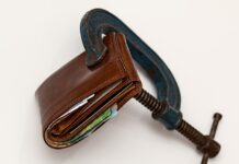 Ile ludzi nie spłaca kredytu? Ile ludzi nie spłaca kredytu?